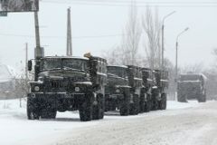 Na východě Ukrajiny zemřeli tři vojáci, dva byli zraněni
