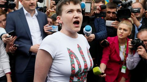 Propuštěná Savčenková žádala v emotivním projevu odpuštění. Slíbila, že se obětuje
