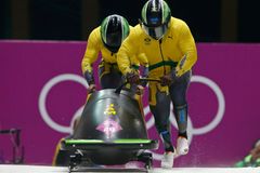 Jamajský bob chce medaili z olympiády. Kokosy na sněhu nemají ani trenéra, vybírají na něj peníze