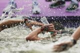 Dálkové plavání - občerstvení při maratonu žen na 10 km