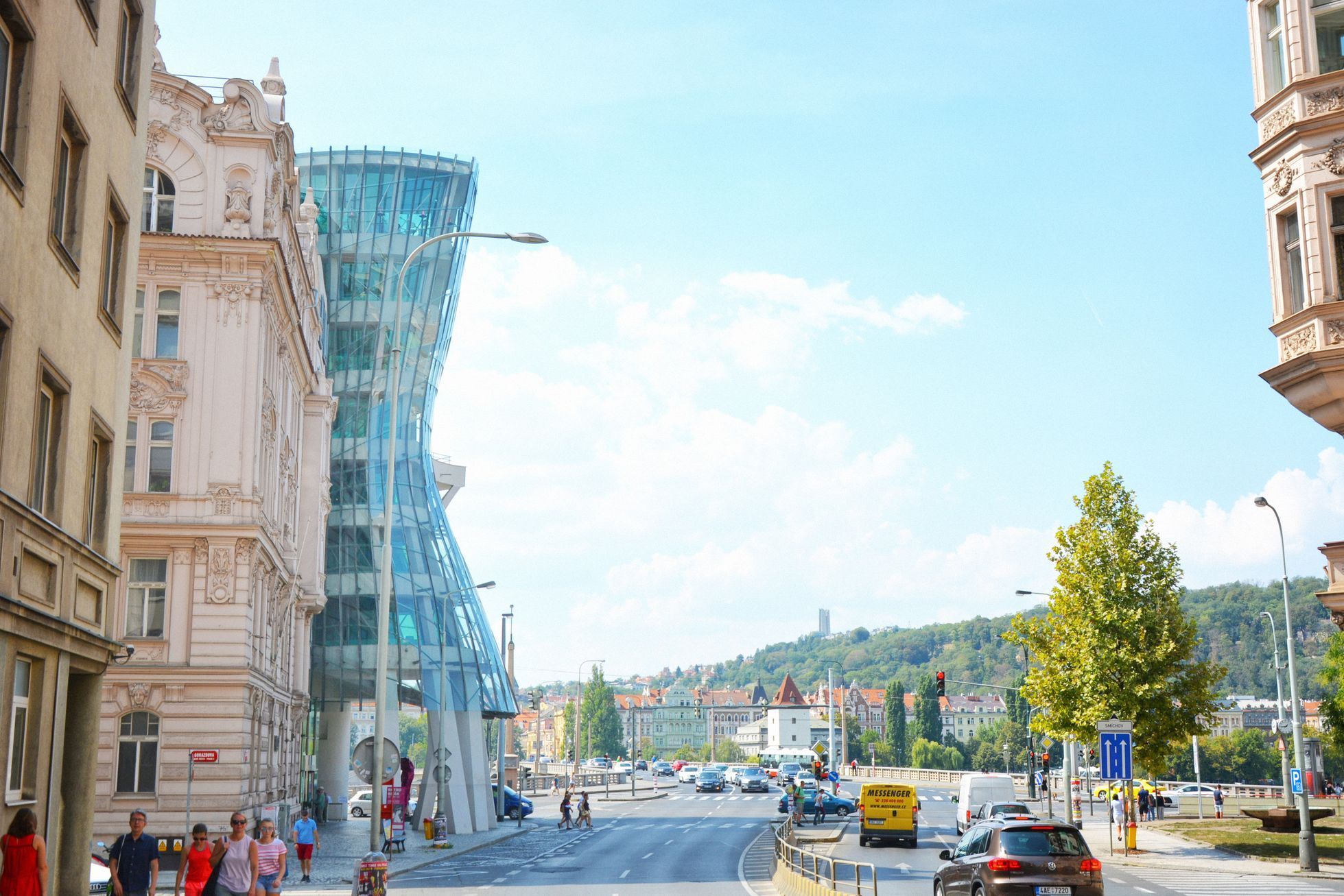 Jednorázové úžití / Dancing house