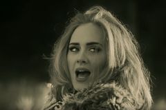 Otřese se hudební průmysl v základech? Adele vydává nové album, singlem míří na srdce fanoušků
