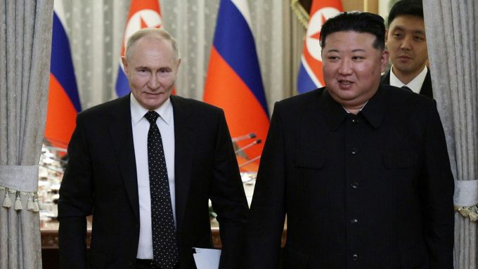 Ruský prezident Vladimir Putin a vůdce KLDR Kim Čong-un v Pchjongjangu 19. června 2024