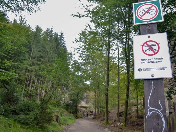 V národním parku jsou například zakázány také drony.