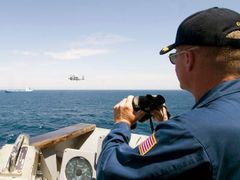 NATO vyslalo kvůli pirátům k somálským vodám hlídky