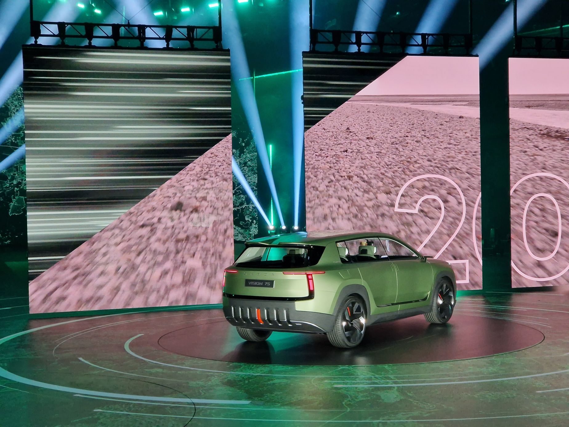 Škoda Vision 7S živé fotky