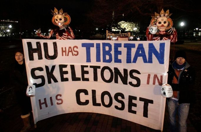 "Chu má ve skříni tibetské kostlivce."