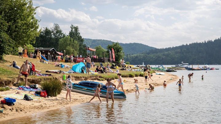 Utonulých je v Česku moc. Záchranáři začali s osvětou, první tabule stojí na Slapech