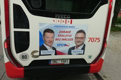 Řidič autobusu odmítl vyjet se sloganem SPD. Nehodlám plivat po svých dětech, říká