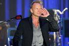 Pražský koncert Stinga se ruší. Zpěvák leží doma s chřipkou