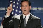 Santorum odstoupil z primárek, Obamu vyzve Romney