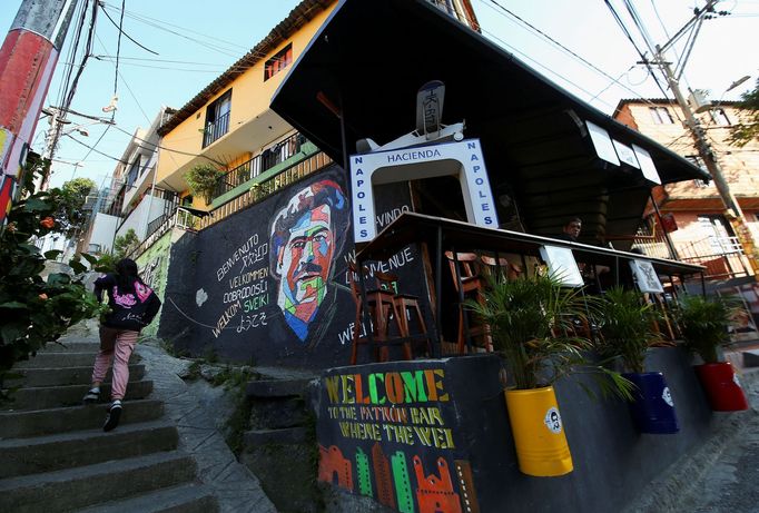 Pablo Escobar je v Kolumbii stále populární. Politici tomu ale chtějí učinit přítrž.