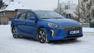 Hyundai Ioniq první generace měl premiéru v roce 2016. Podle tehdy používané benevolentní normy NEDC ujel 280 kilometrů.