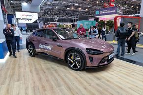 Čínské SUV zaujalo i šéfa BMW. Prolezli jsme Xiaomi YU7, které se okamžitě vyprodalo