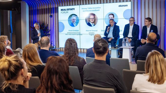 Real Estate Forum 2025. Účastníci panelu Money talks: zleva Pavel Doležal, Marcel Soural a David Mazáček; 4. listopadu 2025.
