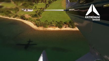 Letiště schované v úchvatné přírodě. Piloti při přistání musí "šlápnout" na plyn