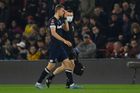 Tomáš Souček v utkání se Southamptonem utrpěl krvavé zranění hlavy