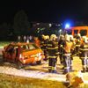 Řidič si při nehodě s autobusem vrazil do nohy nůž