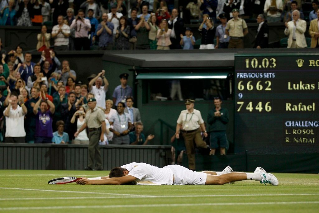Lukáš Rosol slaví výhru nad Rafaelem Nadalem, Wimbledon 2012