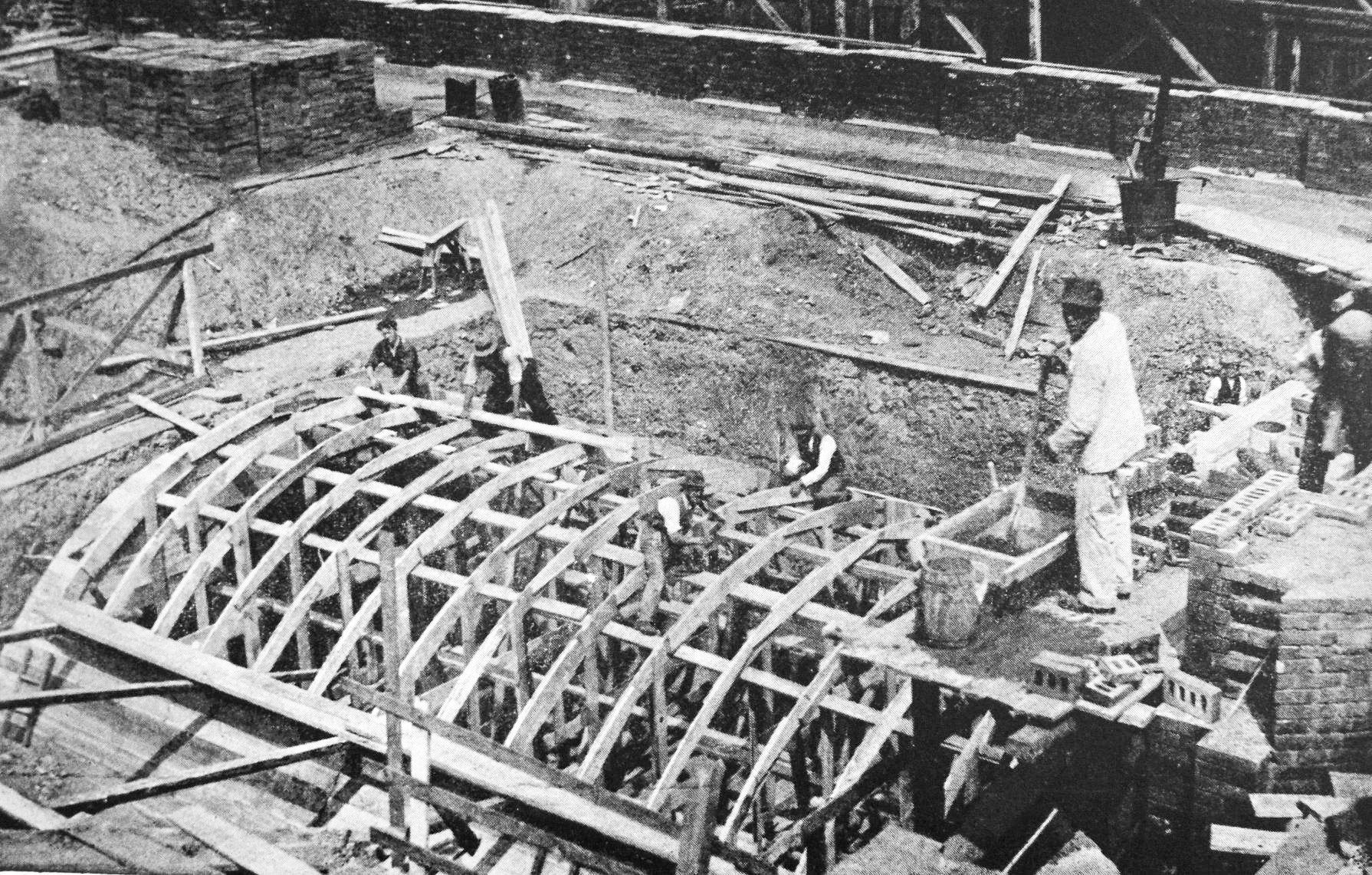 Kostel Nejsvětějšího srdce Páně, Praha, Vinohrady, Náměstí Jiřího z Poděbrad, historie, stavba, Domácí