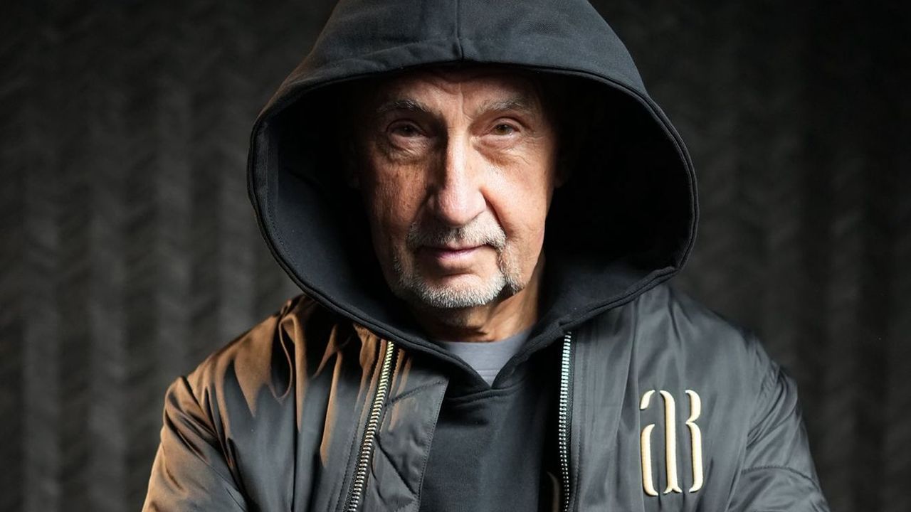 Babiš lechtá mladé na bradě. AB merchem rozjel fenomén, který nejde zastavit