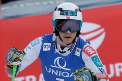 Nor vzteky rozmlátil hůlky, Dubovská si ve slalomu vylepšila sezonní maximum