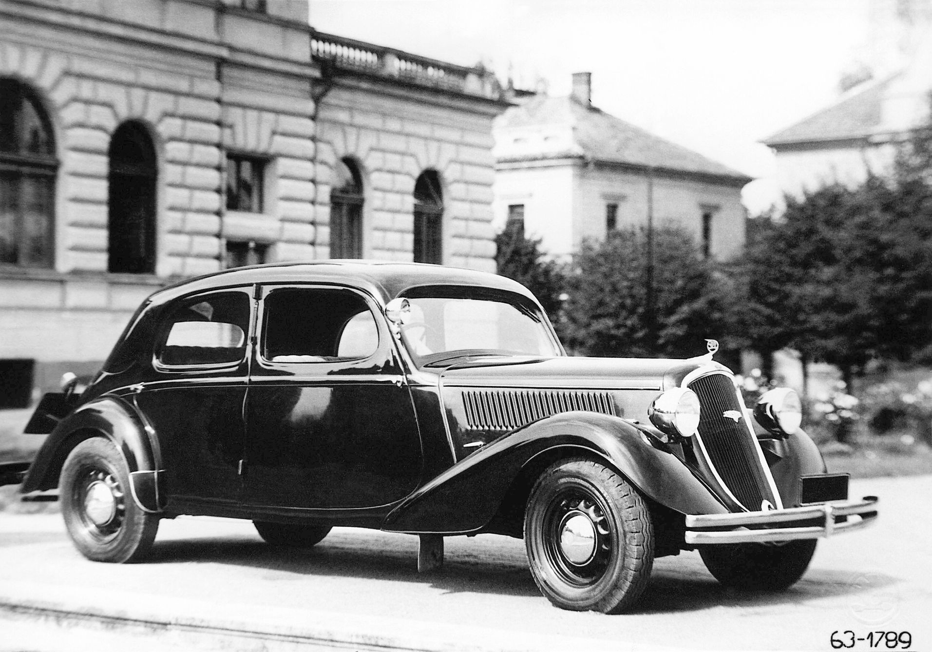 Škoda Superb - historie, původní typ 1934 - 1949