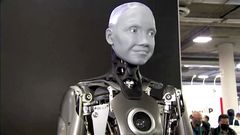 Humanoidní robot Ameca ohromuje účastníky konference CES