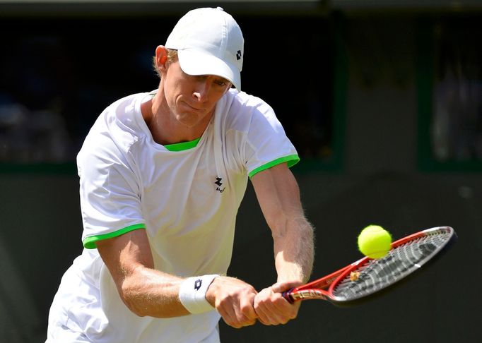 Kevin Anderson v zápase s Tomášem Berdychem na Wimbledonu 2013