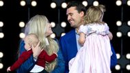 První dáma Melania Trumpová po zabití Charlieho Kirka vyzvala k soucitu. "Charlieho děti budou vychovávány s příběhy místo vzpomínek, s fotografiemi místo smíchu a s tichem tam, kde by se měl ozývat hlas jejich otce," uvedla první dáma v prohlášení zveřejněném na sociálních sítích.