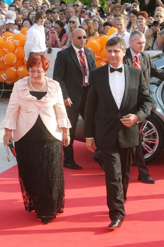 Slavnostní zahájení MFFKV - Jan Fischer s manželkou
