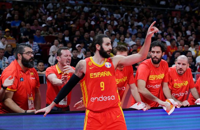 Ricky Rubio ze Španělska slaví ve finále MS 2019 s Argentinou