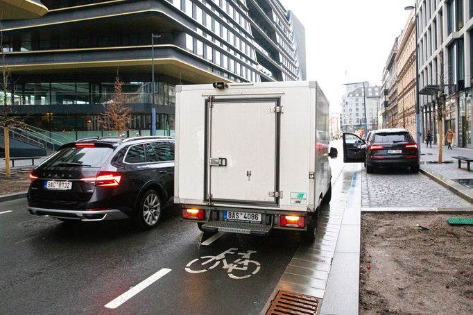 Masaryčka a nová ulice Na Florenci a problémy s dopravou a parkováním.