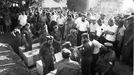 popis: Funeral of victims of the terrorist attack at the Munich Olympics, Tel Aviv, Israel - 07 Sep 1972 1972-09-07 00:00:00 Mandatory Credit: Photo by Israel Simionski/Israel Sun / Rex Features ( 1293734b ) Funeral of Elieze Halfin, Mark Slavin, Amitzur Shapira & Kehat Shor at the Kiryat Shaul Cemetary in Tel Aviv Funeral of victims of the terrorist attack at the Munich Olympics, Tel Aviv, Israel - 07 Sep 1972