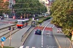 Chlapce v Brně srazila tramvaj. Koukal do telefonu a vkročil přímo před ni