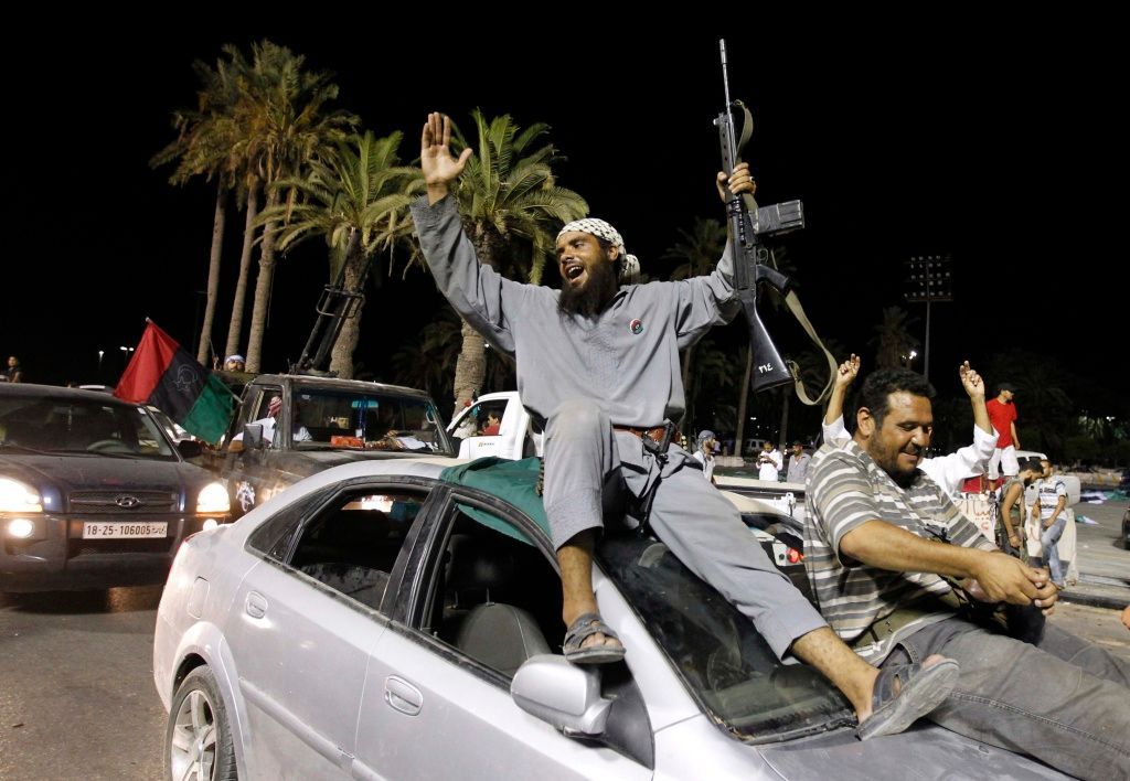 Libye - rebelové slaví v Tripolisu vítězství