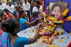 Indie se loučí se zesnulou populární političkou a herečkou Džajarámovou. Na pohřeb přijede i premiér