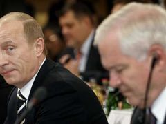 Vladimir Putin na únorové bezpečnostnín konferenci v Mnichově vystoupil s projevem, v němž ostře kritizoval expanzivní zahraniční politiku USA