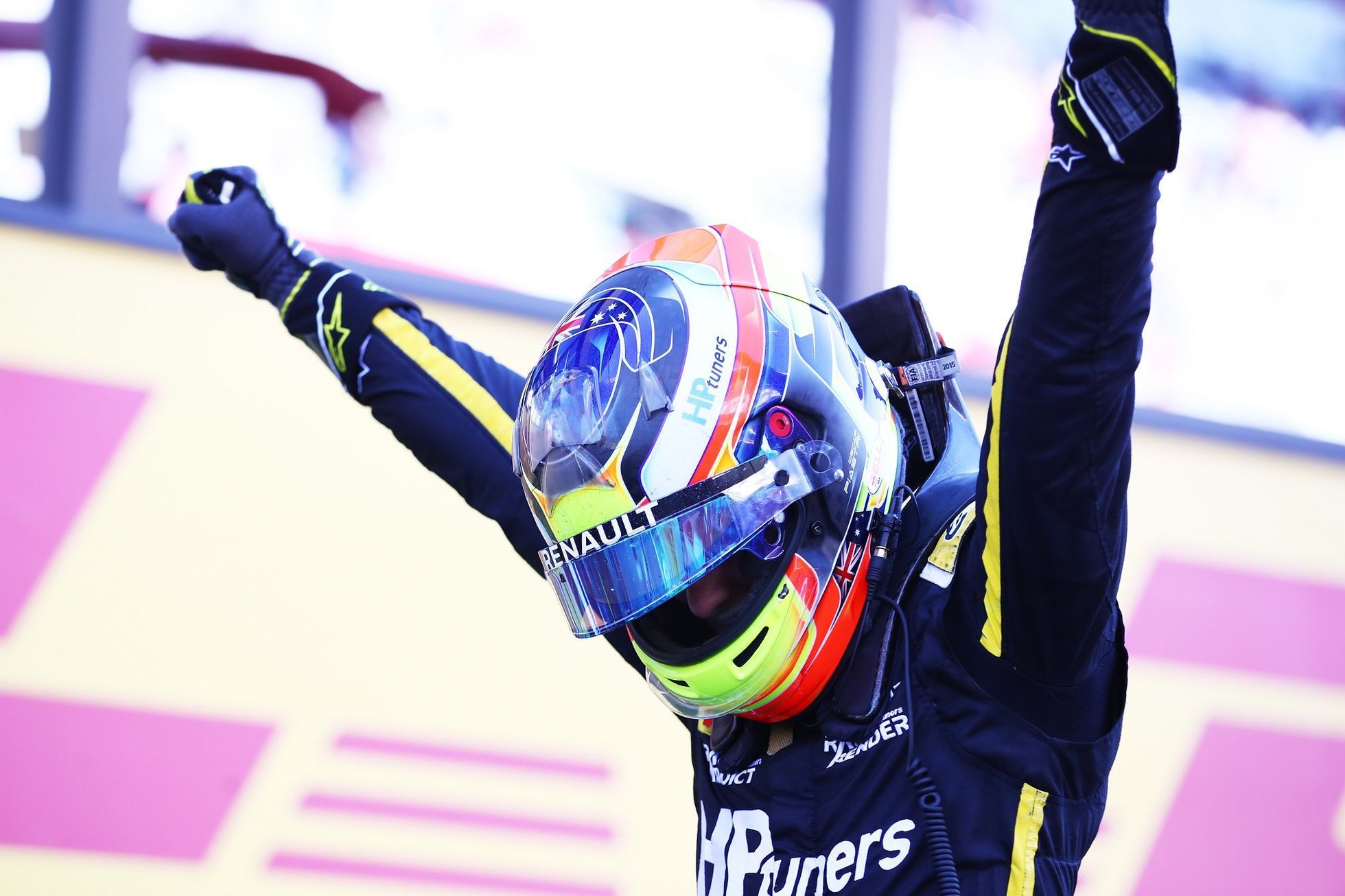 Oscar Piastri slaví titul šampiona formule 3 v sezoně 2020
