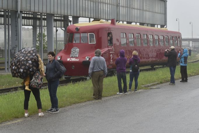 Legendární historický železniční vůz Slovenská strela se 13. května 2021 po více než dvou letech oprav vrátil do Kopřivnice na Novojičínsku.