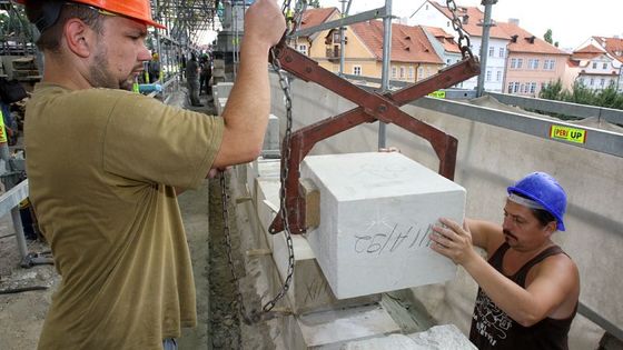 Karlův most prochází rekonstrukcí