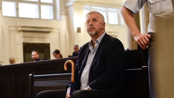 Ve čtvrtek vypovídal u soudu ohledně Čapího hnízda bývalý středočeský hejtman Petr Bendl.