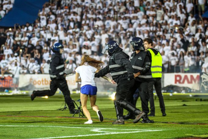 FNL, Baník-Opava: fanoušci Baníku na hřišti