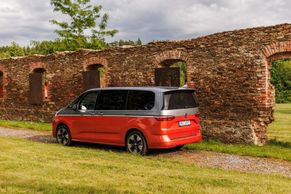 Volkswagen rozšiřuje nabídku obytných aut. Novinkou je Multivan se spacím boxem