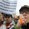 Demonstrace hasičů a policistů proti snížení platů
