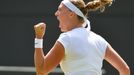 Petra Kvitová v zápase proti Jekatěrině Makarovové na Wimbledonu 2013