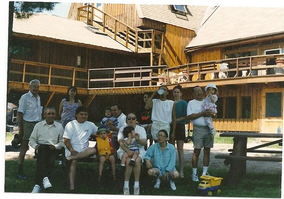 Den, kdy rodina viděla Soňu (dole vpravo) naposledy, červenec 1994.