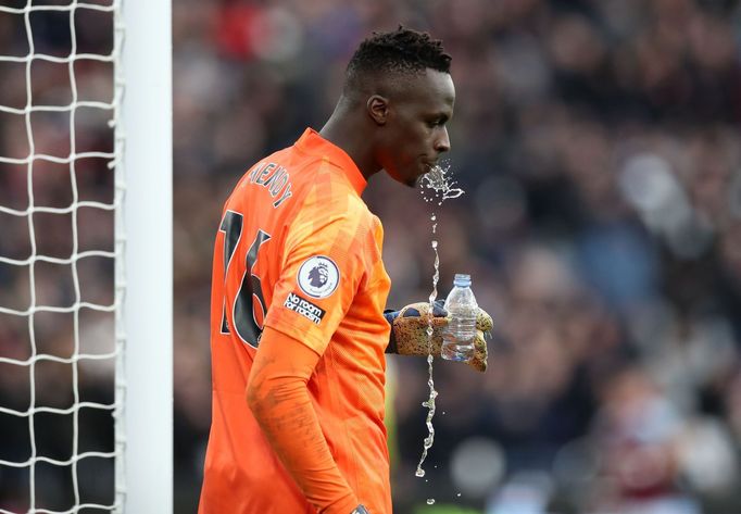 Soccer Football - Premier League - West Ham United v Chelsea - London Stadium, London, Britain - December 4, 2021 Chelsea's Edouard Mendy reacts Action Images via Reuters