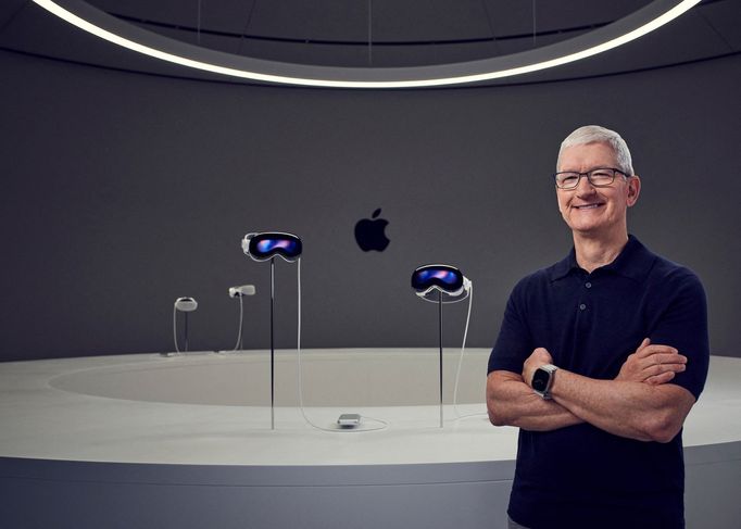 Soupravu Apple Vision Pro firma představila v rámci své výroční konference pro vývojáře.