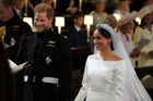 Připomeňte si královskou svatbu: Smích při slibu, roztomilá princezna Charlotte i stydlivý George